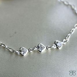 PULSEIRA INFANTIL ELO CARTIE 3 CORAÇÕES ZIRCÔNIA