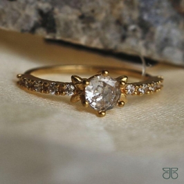 ANEL SOLITÁRIO CRAVEJADO