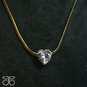 CHOKER FITA FINA PINGENTE CORAÇÃO ZIRCONIA CRISTAL