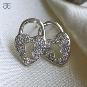 BRINCO CORAÇÃO CADEADO CRAVEJADO PRATA