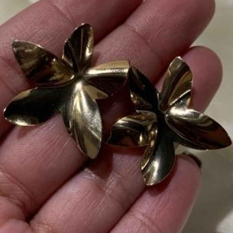 BRINCO FLOR ABSTRATA