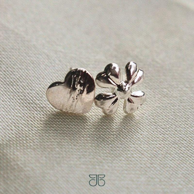 BRINCO DUPLO FLOR CORAÇÃO