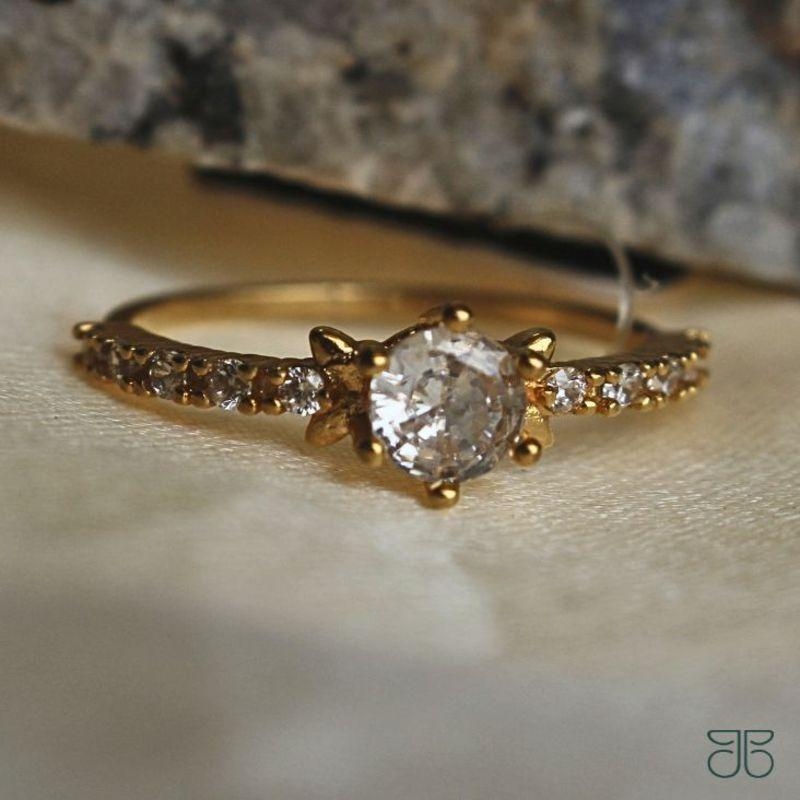 ANEL SOLITÁRIO CRAVEJADO