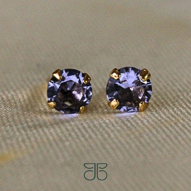 BRINCO SOLITÁRIO M PEDRA LILÁS