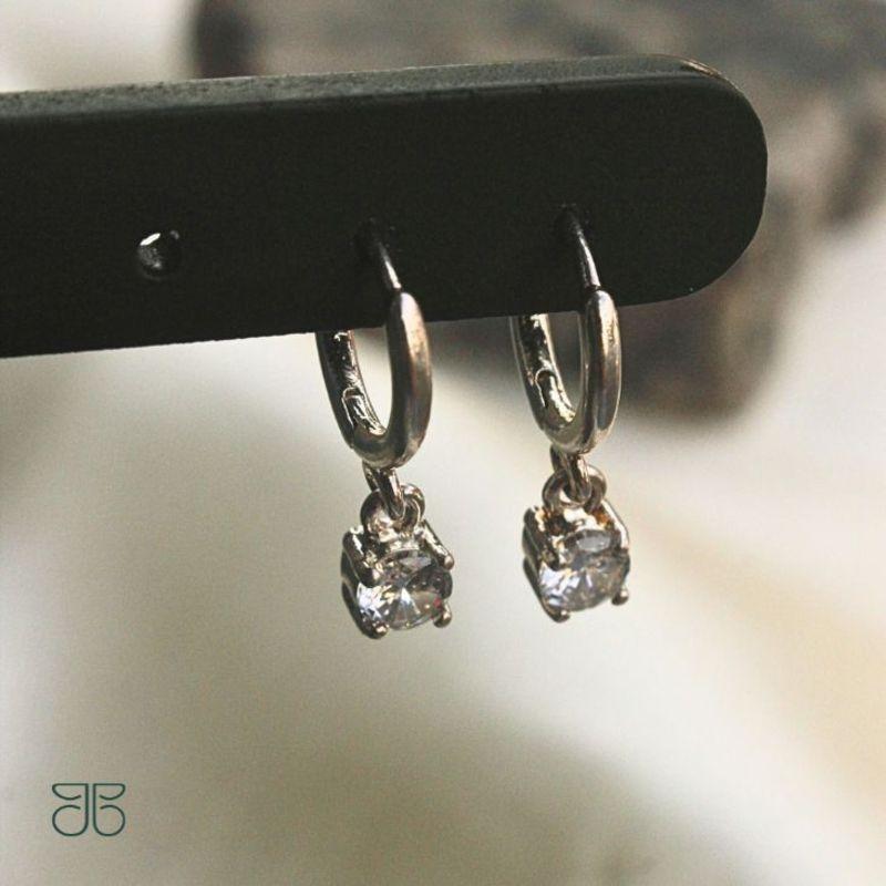 BRINCO ARGOLINHA PONTINHO DE LUZ PEND OURO