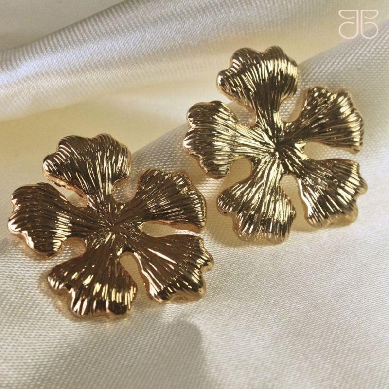 BRINCO FLOR DIAMANTADO 5 PÉTALAS